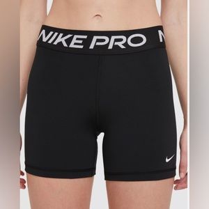 Nike Pro 365 High-Rise 7” Shorts